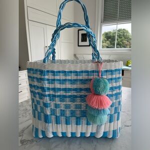 SQUEEZE DE CITRON medium size beach, lake, pool, tennis tote. NWT. Blue + white